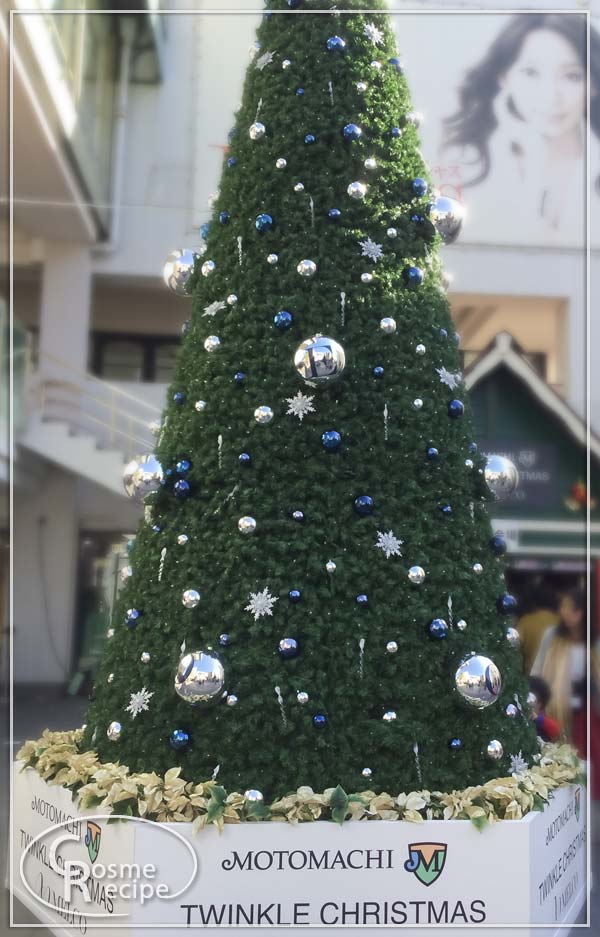 横浜元町で見かけたクリスマスツリー