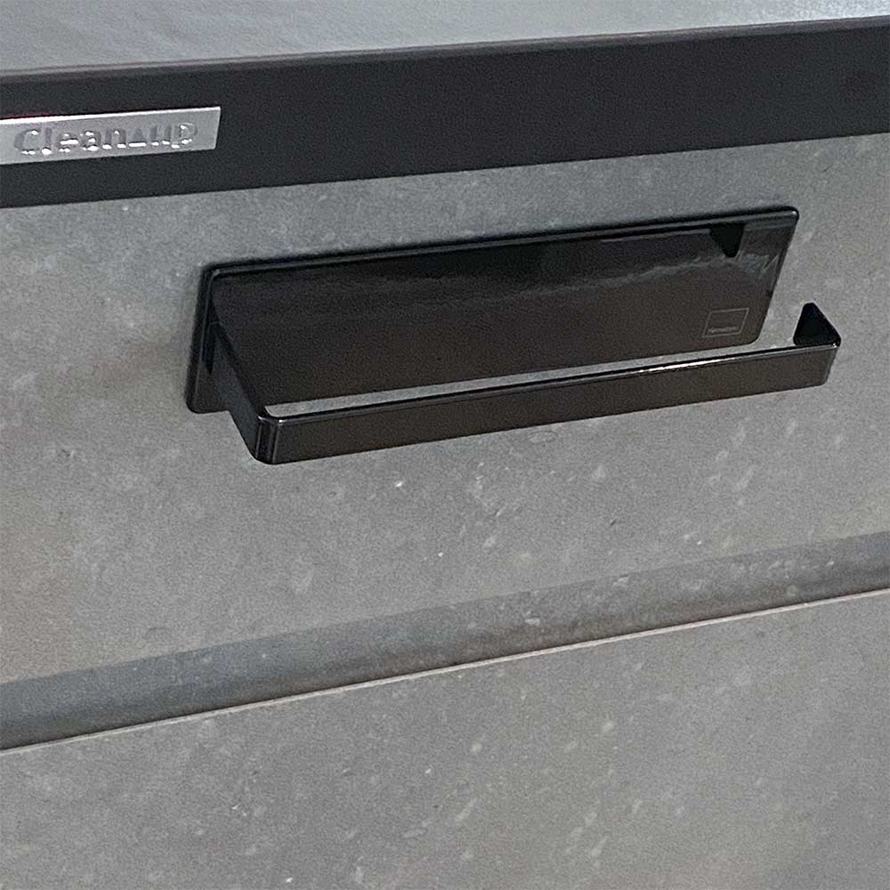 取っ手レスキッチンにタオル掛け設置